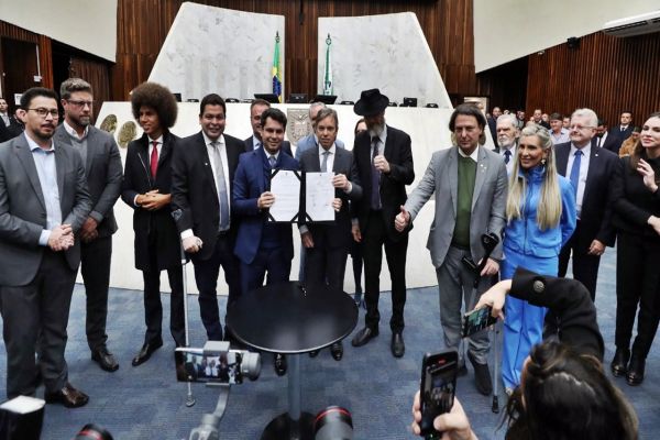 Assembleia Legislativa instala Frente Parlamentar em Defesa da Advocacia com apoio de 33 deputados