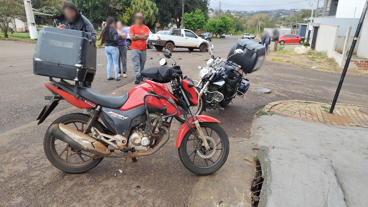 Motociclista de 21 anos sofre luxação na clavícula após colisão no Bairro Morumbi