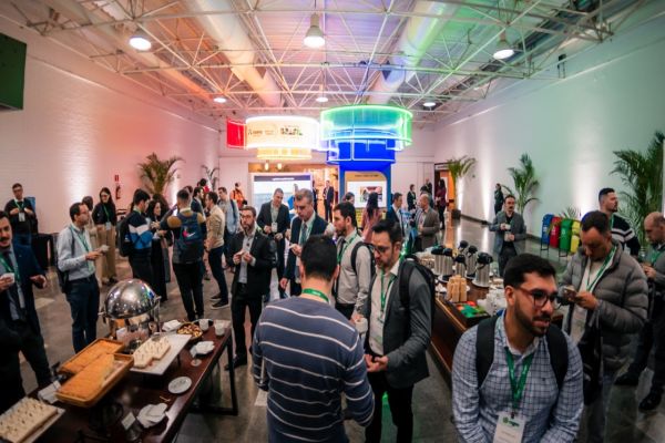 Com apoio da Itaipu, Foz do Iguaçu recebe especialistas em automação do sistema elétrico