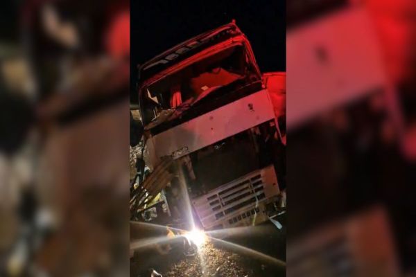 Imagem referente a notícia: Tragédia na BR-163 deixa 11 mortos e 48 feridos em Lucas do Rio Verde