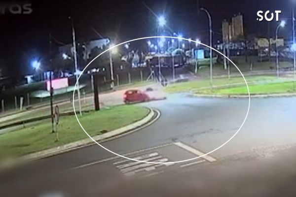 Imagem referente a notícia: Colisão entre Fox e Voyage é registrado na BR-277, no Trevo da Portal  em Cascavel