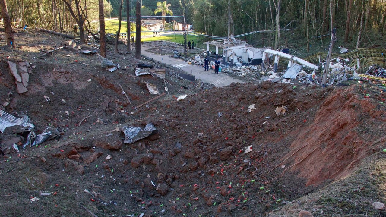 Explosão em fábrica de explosivos no Paraná deixa nove mortos e mobiliza forças de segurança
