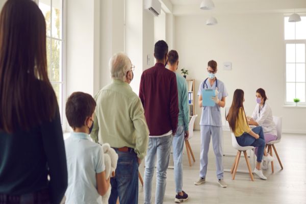 Médico ortopedista que cobrava de pacientes para “furar a fila” do SUS em Toledo é condenado em ação do MPPR