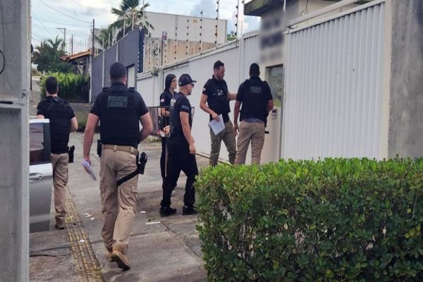 Imagem referente a notícia: Polícia Civil do Paraná cumpre 45 mandados contra grupo suspeito de aplicar o golpe do falso consórcio