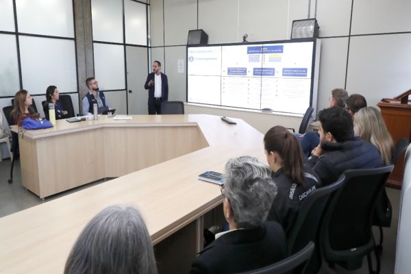 Ministério da Saúde acompanha trabalhos que fazem de Cascavel referência na prevenção à transmissão de HIV, sífilis e hepatite B de gestante para bebê