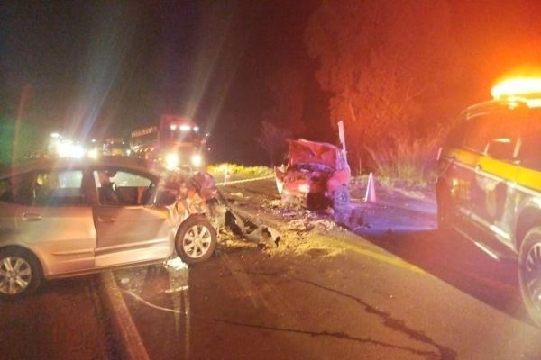 Imagem referente a notícia: Idoso morre e outras duas pessoas ficam feridas em colisão frontal na BR-369 em Mamborê