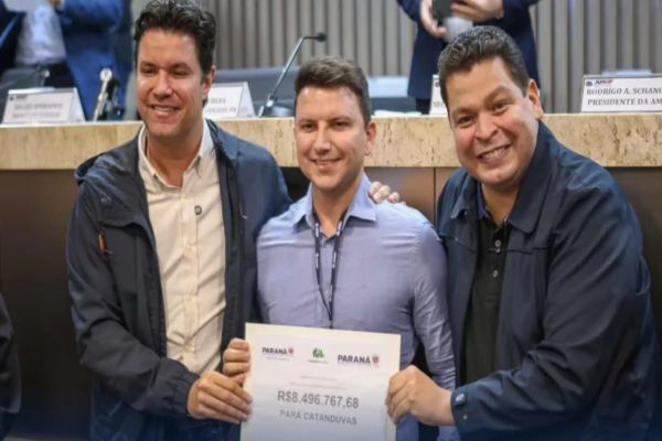 Imagem referente a notícia: Catanduvas conquista R$ 8,4 milhões em obras de pavimentação em dia histórico para o Oeste do Paraná