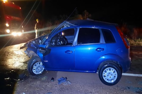 Imagem referente a notícia: Colisão frontal deixa três pessoas feridas na PR-317 entre Toledo e Ouro Verde do Oeste