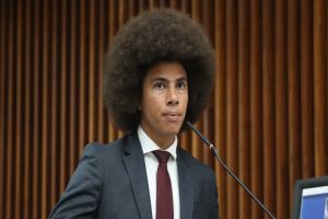 Imagem referente a notícia: Conselho de Ética da ALEP, aprova parecer de Marcio Pacheco pela cassação do mandato de Renato Freitas do PT