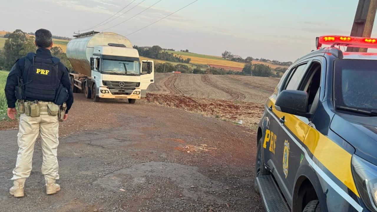 PRF apreende caminhão furtado com 250 mil maços de cigarros na BR-163, em Marechal Cândido Rondon