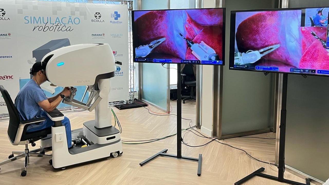Inovação e tecnologia marcam a primeira telecirurgia da América Latina, realizada no Paraná