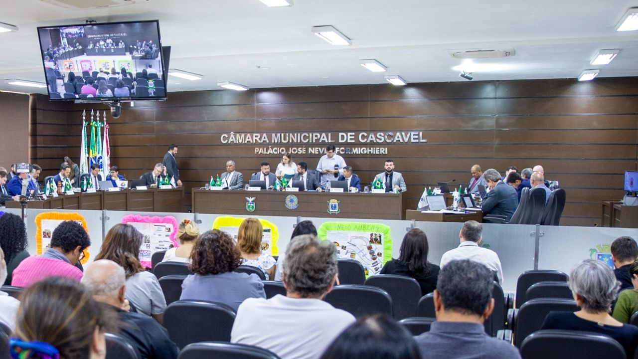 Câmara de Cascavel aprova auxílio-alimentação de R$ 484 para servidores da casa, após 15 anos de espera