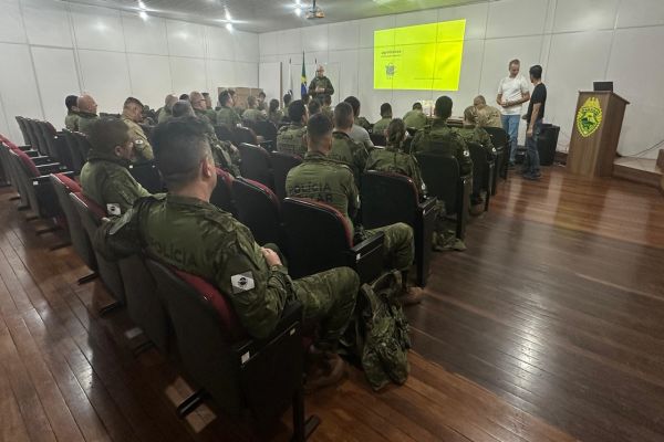 Imagem referente a notícia: BPFRON entra em guerra contra agrotóxicos falsificados na fronteira do Paraná
