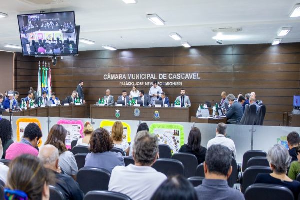 Imagem referente a notícia: Câmara de Cascavel aprova auxílio-alimentação de R$ 484 para servidores da casa, após 15 anos de espera
