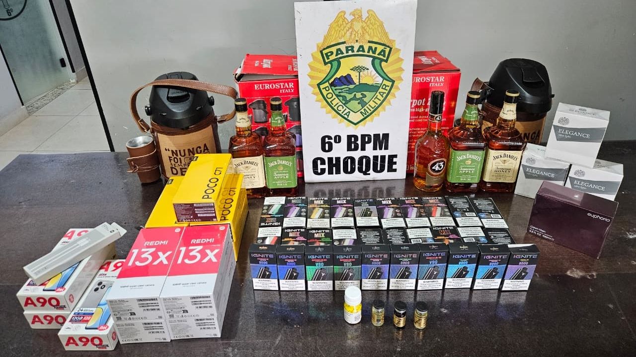 Pelotão de Choque encontra drogas, vapers e celulares escondidos em carro na BR-277 em Cascavel