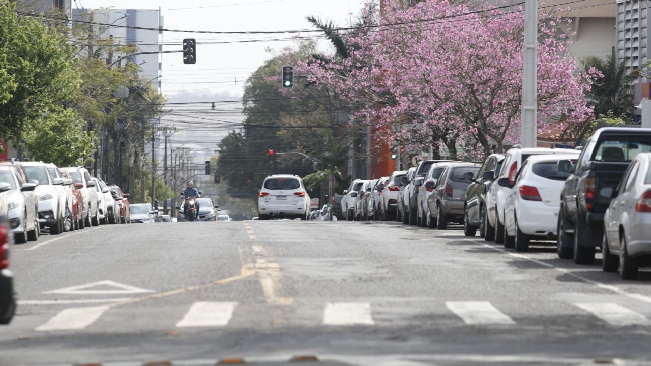 Com obra de recape asfáltico, novo binário das ruas JK com a Flamboyant vai transformar o trânsito na região oeste de Cascavel