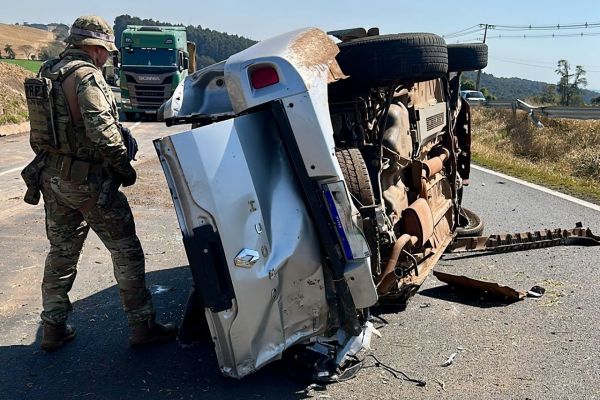 Imagem referente a notícia: PRF prende reincidente com 438 quilos de maconha em Ponta Grossa