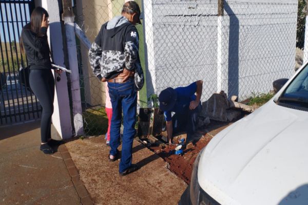Imagem referente a notícia: Moradores do Gralha Azul ficam 6 dias sem água em Cascavel