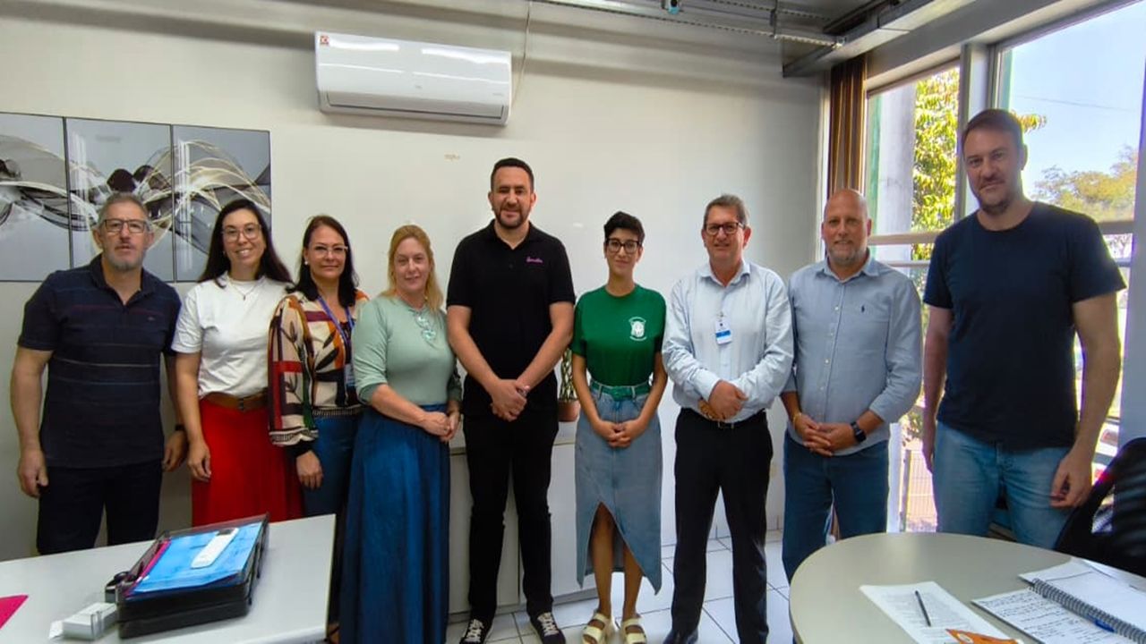 Comissão de Educação e Núcleo Regional discutem situação de terrenos escolares