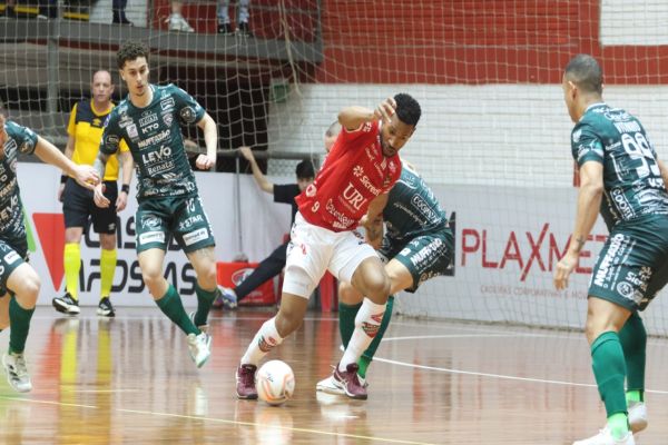 Imagem referente a notícia: Cascavel Futsal é superado pelo Atlântico fora de casa na Liga Nacional de Futsal