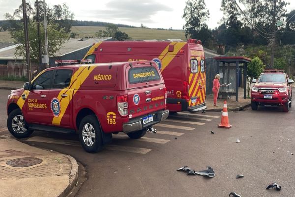 Motociclista tem pernas esmagadas em acidente e motorista foge no Bairro Interlagos em Cascavel