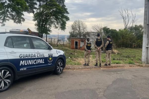 Imagem referente a notícia: Homem é encontrado morto em imóvel abandonado em Apucarana