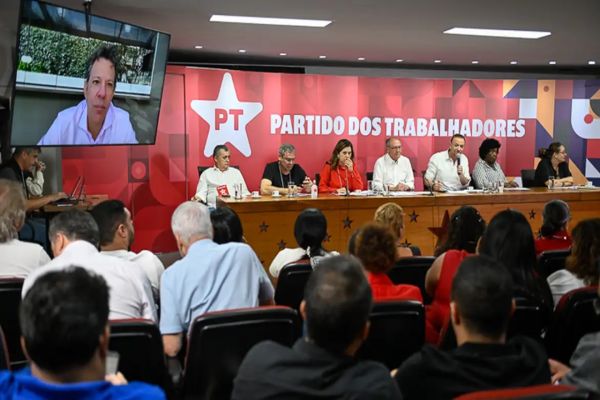 Imagem referente a notícia: Alckmin: tarifaço de Trump afeta 3,3% das exportações brasileiras