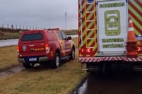 Gestante e idosa ficam feridas em capotamento na BR-163 em Cascavel