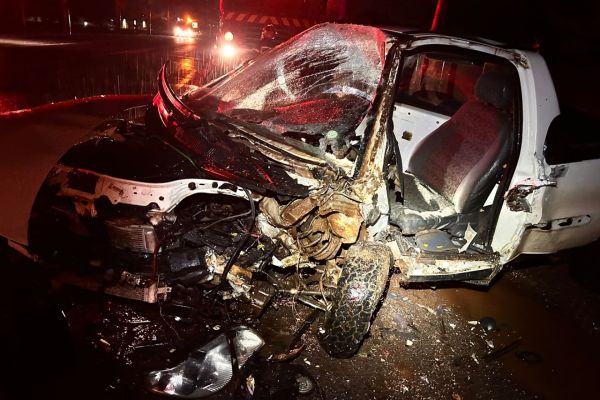 Imagem referente a notícia: Tragédia: Colisão frontal deixa um morto e três feridos na PR-488 em Santa Helena