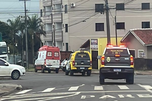 Imagem referente a notícia: Homem surta com a própria mãe e mobiliza polícia e Samu em Cascavel
