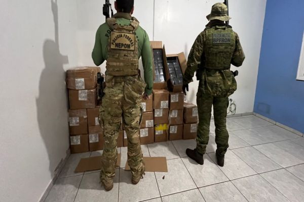 Imagem referente a notícia: Megaoperação em Marechal Cândido Rondon descobre depósito com mais de 5 mil cigarros eletrônicos