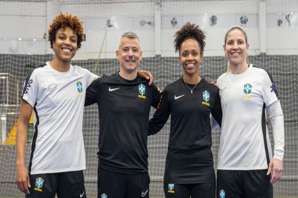 Imagem referente a notícia: Stein marca presença em mais um título da Seleção Brasileira de Futsal Feminino