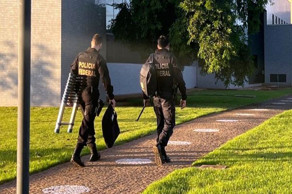 Imagem referente a notícia: Polícia Federal desmantela fraude milionária com biometria em operação "Chave Mestra"