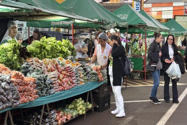 Imagem referente a notícia: Feira do Produtor de Toledo celebra 25 anos com prêmios e música ao vivo