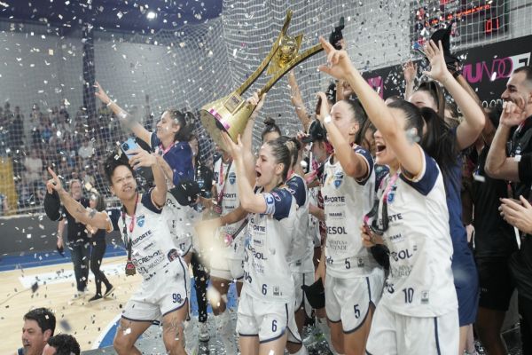 Imagem referente a notícia: Stein Cascavel conquista tetracampeonato da Copa Mundo de Futsal Feminino