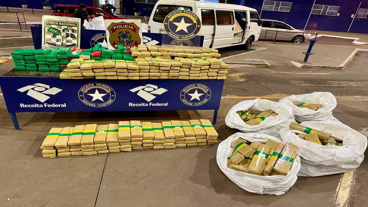 Receita Federal encontra mais de 500 kg de substância análoga à maconha, na Ponte Internacional da Amizade