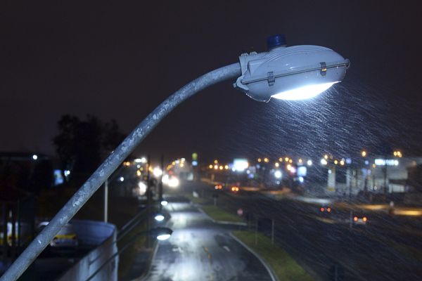 Imagem referente a notícia: Comissão de Obras de Cascavel questiona secretarias sobre uso dos recursos da iluminação pública
