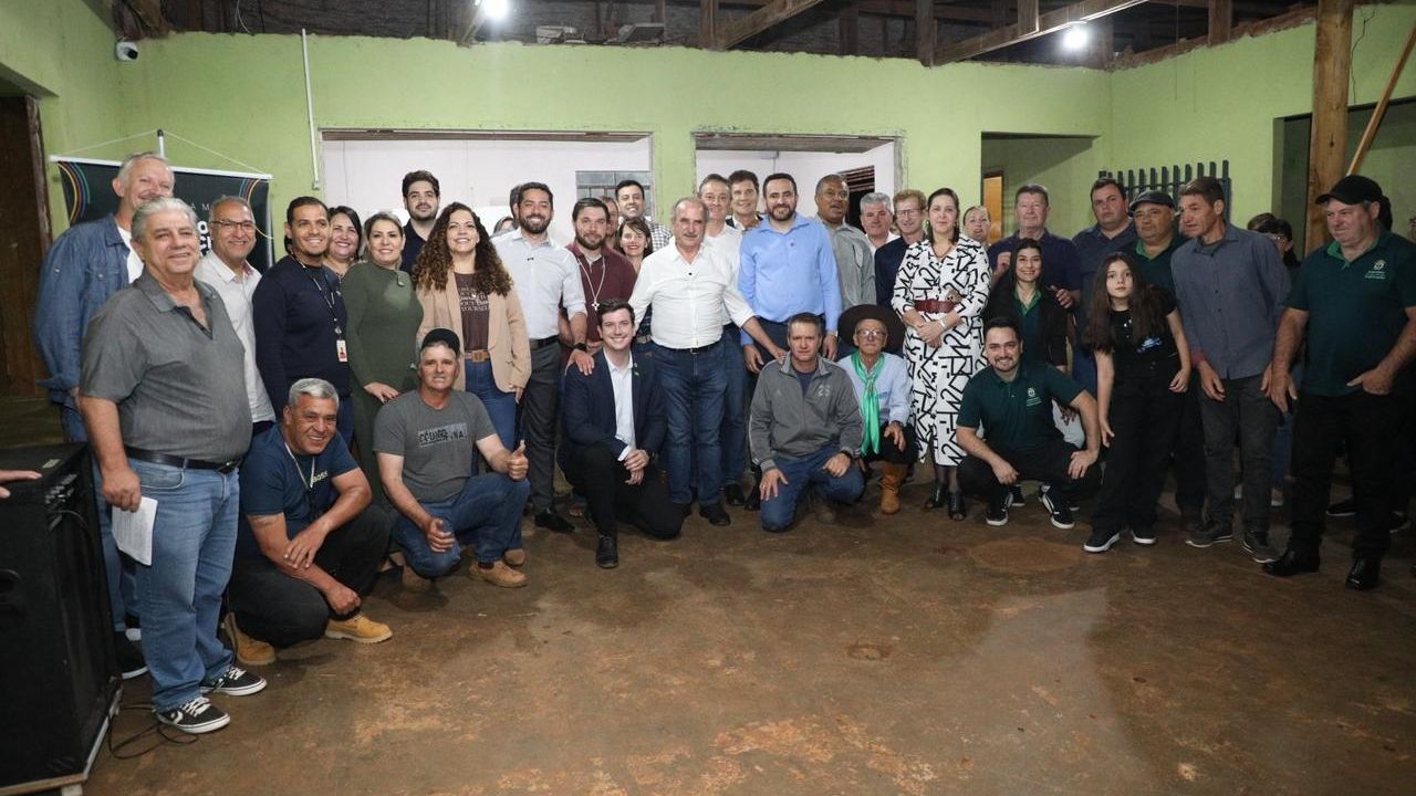 Prefeitura de Cascavel investe na área rural e entrega pavimentação da Estrada San Martin, em Sede Alvorada