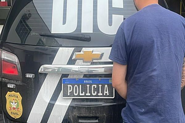 Imagem referente a notícia: Homem condenado por homicídio, roubo e tráfico é preso após operação policial integrada