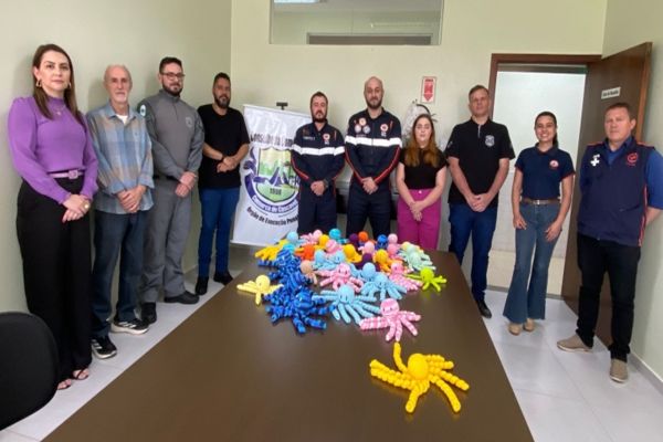 “Polvinhos” levam aconchego a recém-nascidos durante transporte pelo Consamu