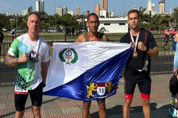 Imagem referente a notícia: Policiais do 31º BPM dão show em maratona internacional no Paraguai