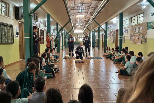 Imagem referente a notícia: Projeto Samuzinho leva conscientização e primeiros socorros às escolas municipais de Corbélia