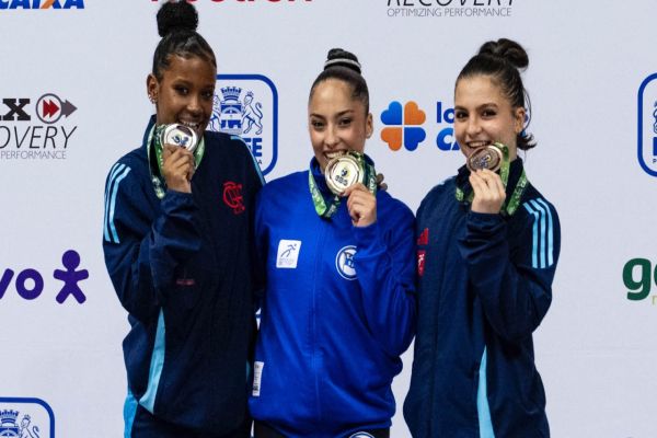 Imagem referente a notícia: Paranaense Júlia Soares leva ouro no solo Brasileiro de Ginástica Artística