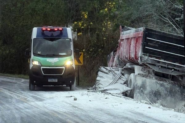 Tragédia na PR-484: colisão entre carreta e caçamba mata motorista em Boa Vista da Aparecida