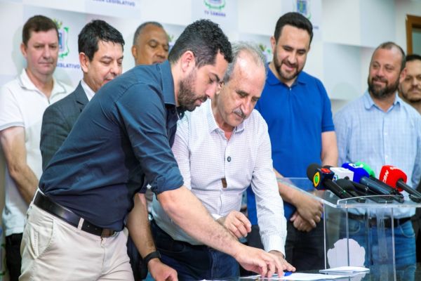 Imagem referente a notícia: Prefeito de Cascavel anuncia pacote histórico de moradias e promete transformar quatro bairros com 600 novas casas populares