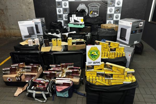 Imagem referente a notícia: Patrulha Rural da PM apreende grande quantidade de cigarros e contrabando em Corbélia