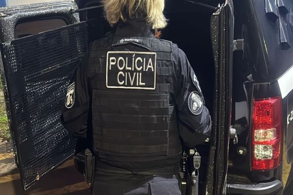 Imagem referente a notícia: Mãe e padrasto são presos em Pato Branco após morte de criança de 2 anos no Bairro Periolo em Cascavel