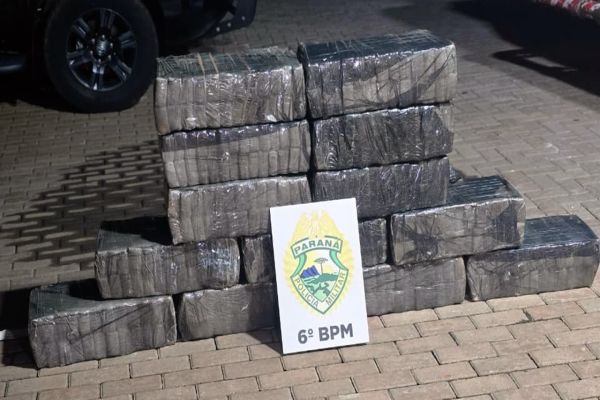 Imagem referente a notícia: Homem é preso com mais de 200 kg de maconha em perseguição policial na região de Cascavel