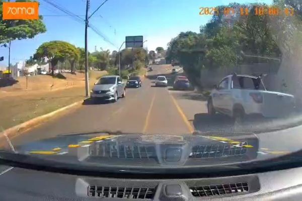 PRF apreende quase 400 kg de maconha após acompanhamento tático no norte do Paraná