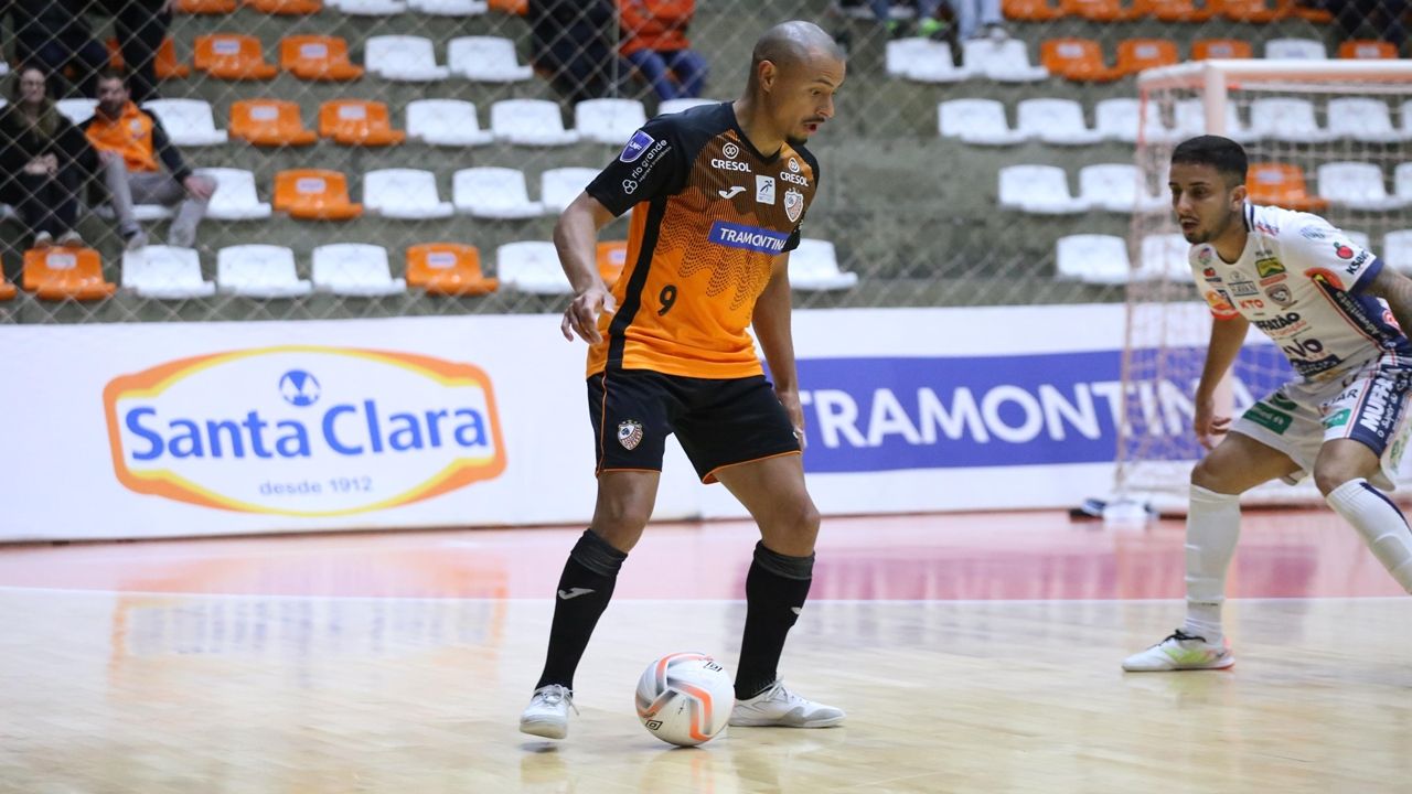 Cascavel Futsal sofre duro revés e vê ACBF dominar em casa pela LNF
